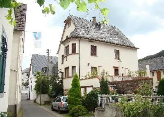 Casa de Férias Altes Winzerhaus In By Interhome *